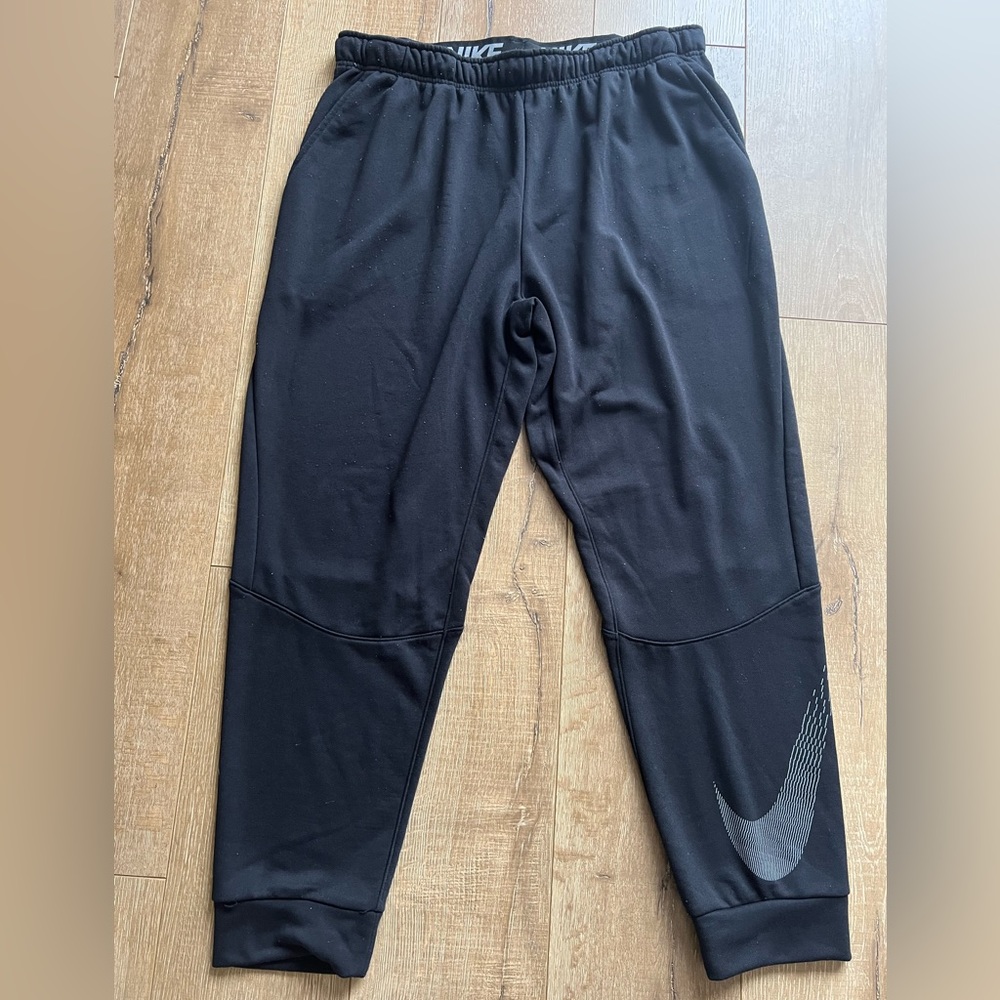 NIKE Men’s Joggers